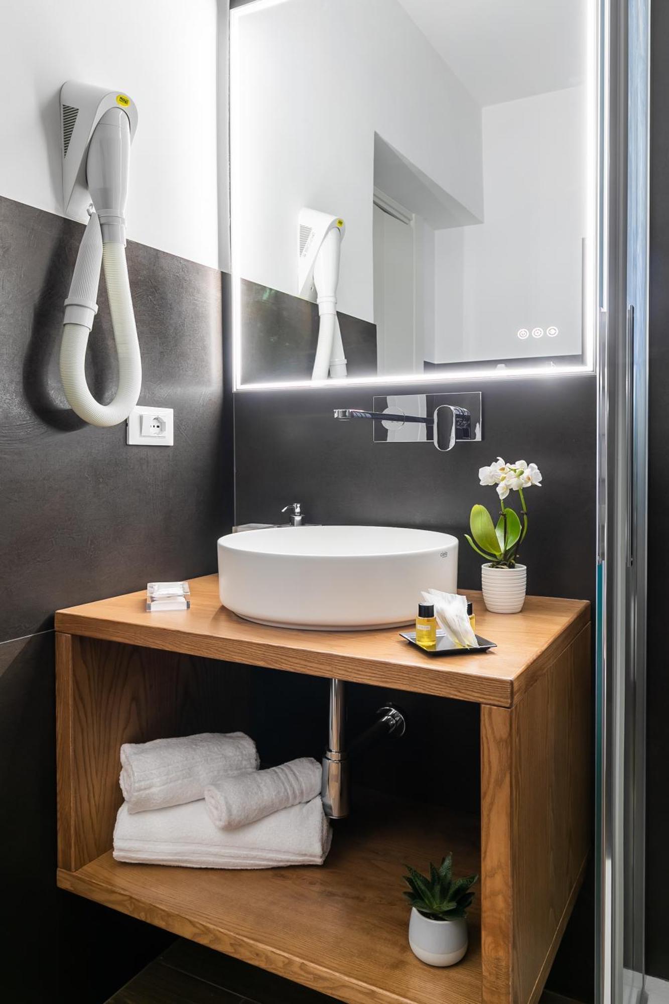 Briseide Boutique Rooms Colosseum Рим Экстерьер фото